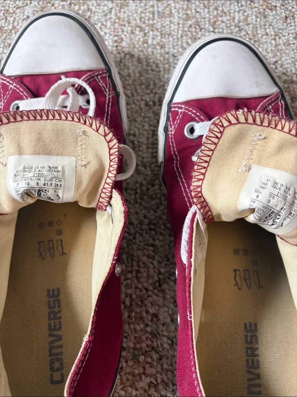 Converse Low Top Sneakers in Burgundy and White
